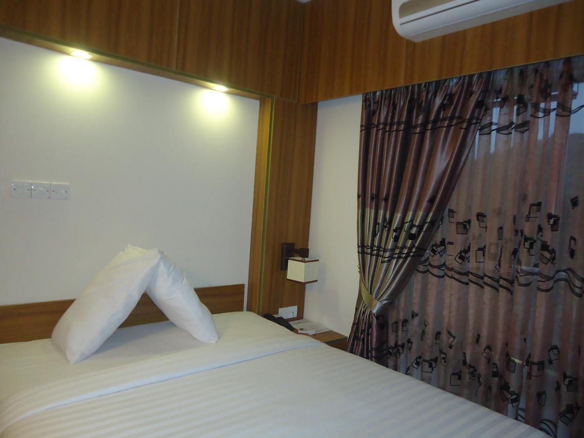 Neeshorgo Hotel & Resort Кокс-Базар Экстерьер фото